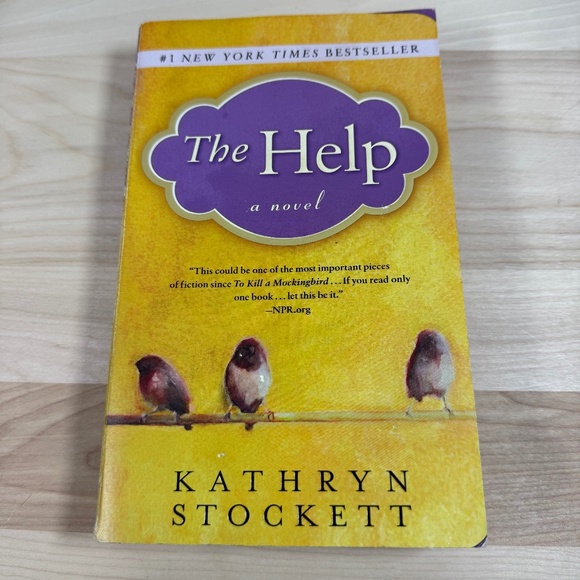 THE HELP by Kathryn Stockett GUC Buy 1 for $12, 2 for $20, 3 for $24 - Picture 1 of 3